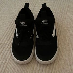 Vans UltraRange tennis shoes